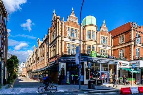 Come and stay at the Holiday Inn Express London - Hammersmith.